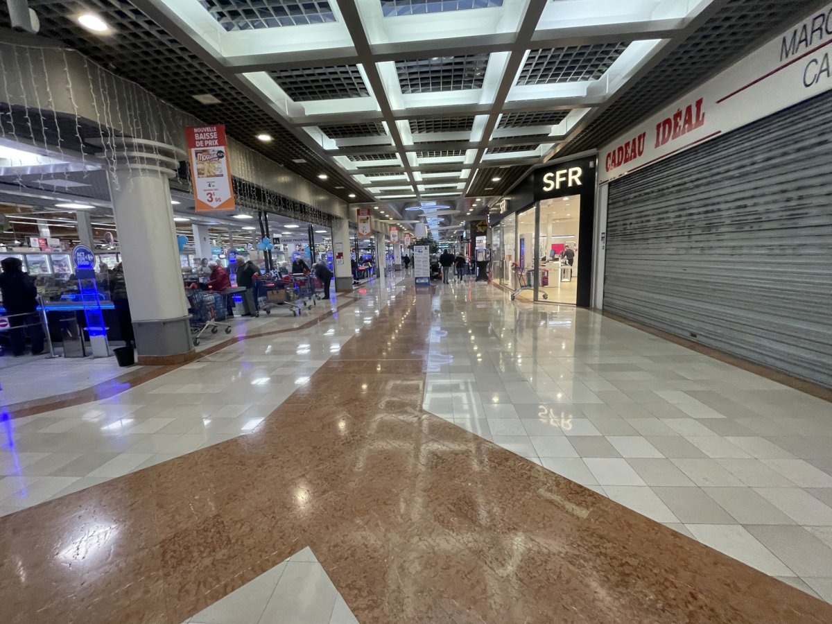 Commerce à LOUER - Réf. EAL00993