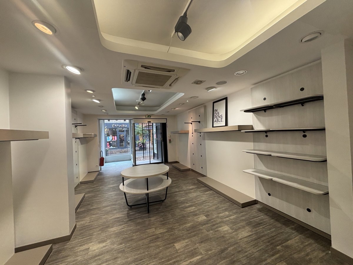 Commerce à LOUER - Réf. EAL00997