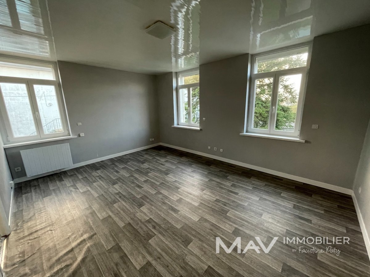 Appartement à LOUER - Réf. EAL051